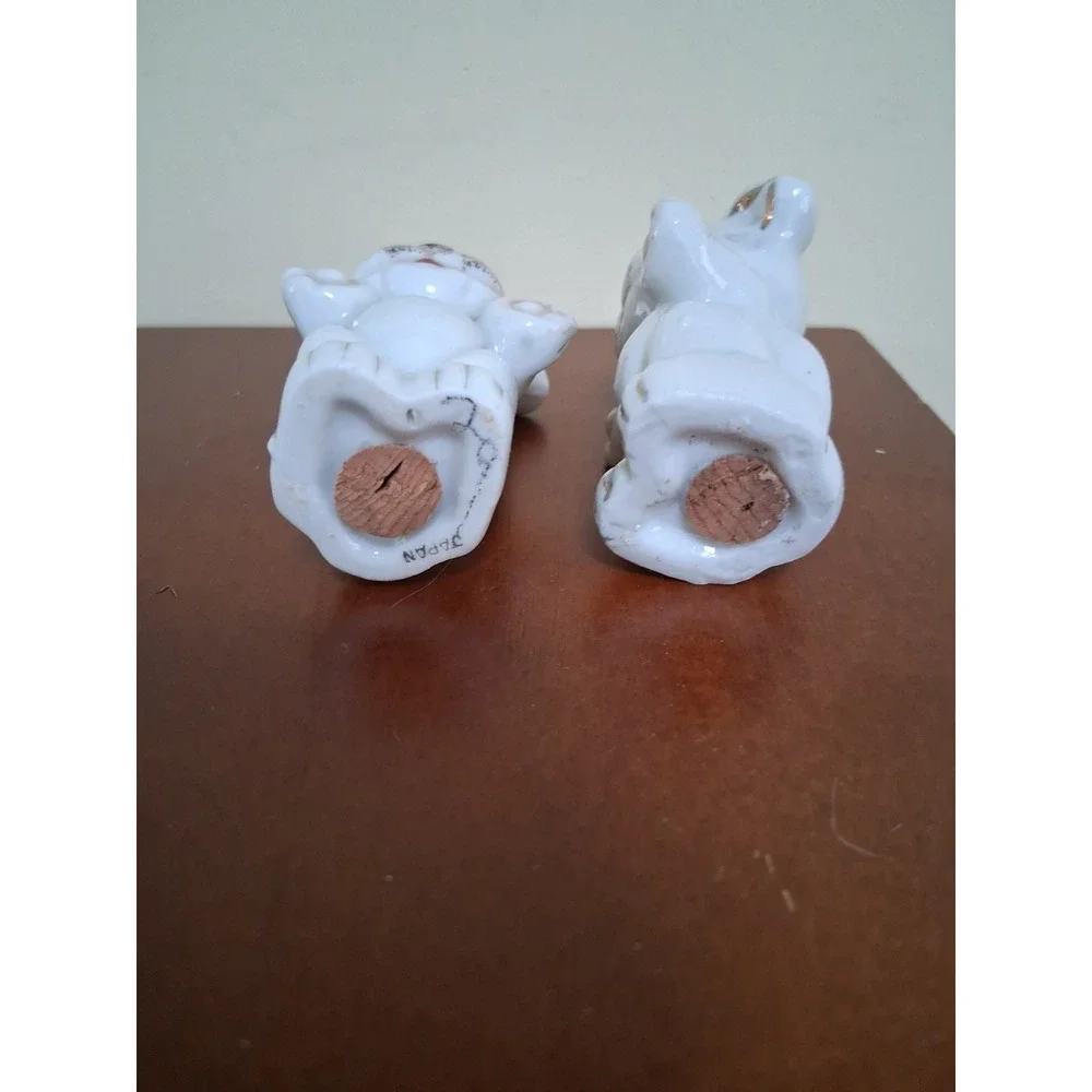 Old 1950s Occupied Japan Porcelain The Dog Vintage Salt Pepper Shakers Set